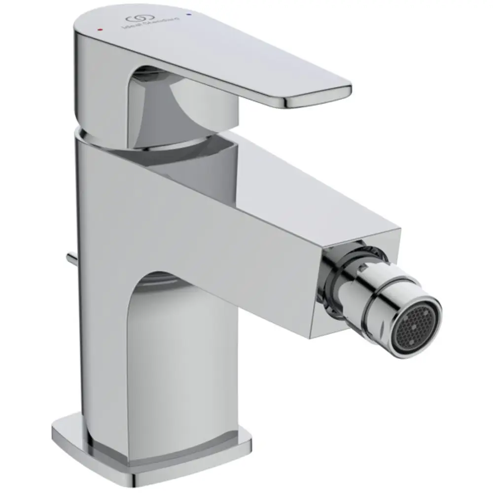 Bidetarmatur in Chrom von Ideal Standard mit einem flachen Hebel und einem abgerundeten Auslauf. Die Armatur hat eine moderne und funktionale Gestaltung.